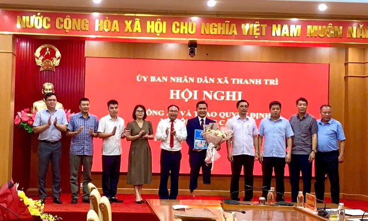 XÃ THANH TRÌ: TRAO QUYẾT ĐỊNH ĐIỀU ĐỘNG, TIẾP NHẬN VÀ BỔ NHIỆM CÁN BỘ QUẢN LÝ- Ảnh 5.