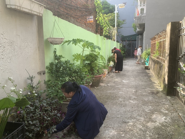 Tổ dân phố số 5 với Cuộc thi “Long Biên Sáng - Xanh - Sạch - Đẹp” năm 2025- Ảnh 3.