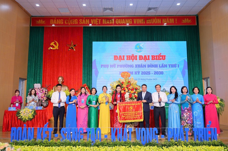 Đại hội đại biểu Phụ nữ phường Xuân Đỉnh lần thứ I: Khẳng định vai trò, trí tuệ và khát vọng của phụ nữ thời kỳ mới- Ảnh 4.
