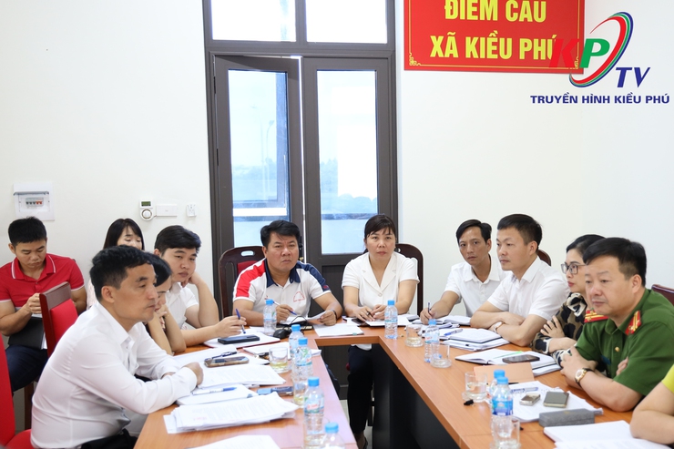 Ban thường vụ Đảng uỷ xã Kiều Phú tổ chức hội nghị triển khai, quán triệt một số nhiệm vụ trọng tâm trong những tháng cuối năm 2025- Ảnh 4.