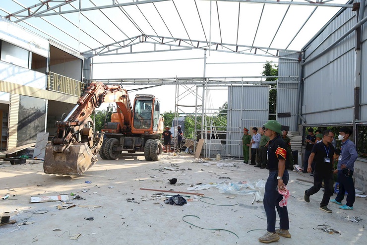 Phường Chương Mỹ tổ chức cưỡng chế buộc khắc phục hậu quả đối với hộ vi phạm xây dựng trên đất nông nghiệp- Ảnh 4.