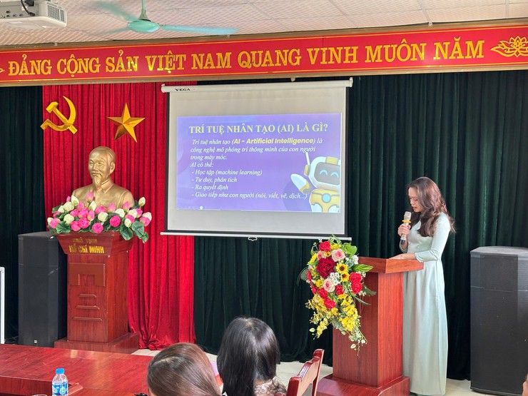 XÃ THANH TRÌ TỔ CHỨC HỘI THẢO CHUYÊN ĐỀ
“SỐ HOÁ HÔM NAY – THÀNH CÔNG NGÀY MAI”
- BƯỚC TIẾN MỚI TRONG CHUYỂN ĐỔI SỐ GIÁO DỤC- Ảnh 4.