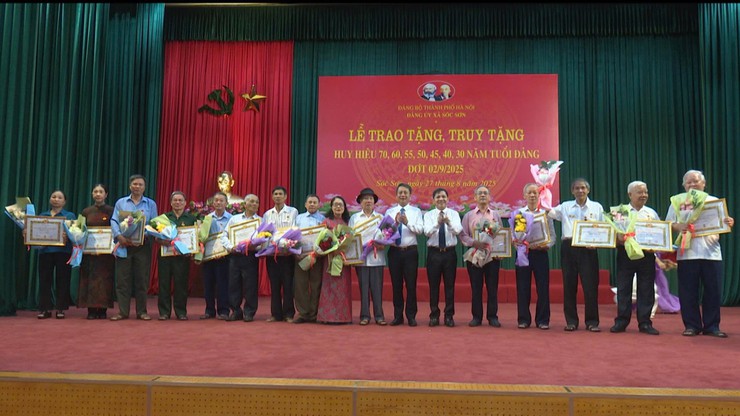 140 ĐẢNG VIÊN ĐẢNG BỘ XÃ SÓC SƠN ĐƯỢC TẶNG, TRUY TẶNG HUY HIỆU ĐẢNG ĐỢT 02/9/2025- Ảnh 4.