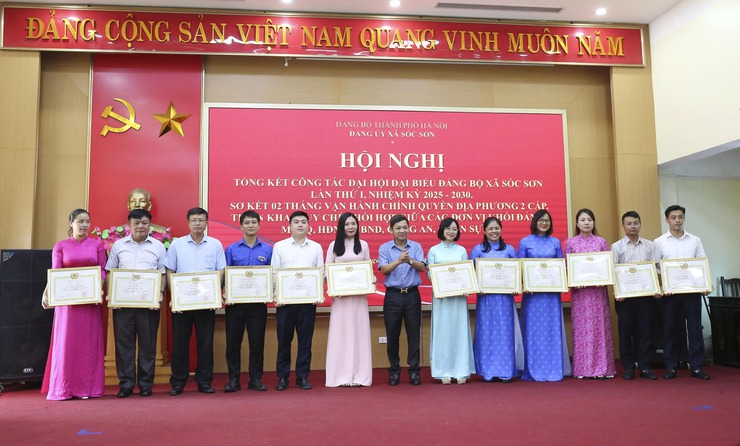 18 TẬP THỂ, 28 CÁ NHÂN ĐƯỢC KHEN THƯỞNG TRONG CÔNG TÁC PHỤC VỤ, CHUẨN BỊ ĐẠI HỘI ĐẠI BIỂU ĐẢNG BỘ XÃ SÓC SƠN LẦN THỨ I, NHIỆM KỲ 2025-2030- Ảnh 4.