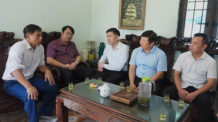 Thường trực Đảng ủy xã Dân Hòa thăm, làm việc với các mô hình nông dân tiêu biểu: Động lực phát triển kinh tế địa phương
- Ảnh 10.