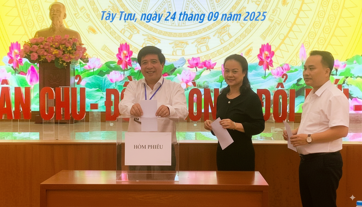 Hội nghị thực hiện quy trình kiện toàn Ủy viên Ban Thường vụ Đảng ủy phường Tây Tựu nhiệm kỳ 2025-2030- Ảnh 2.