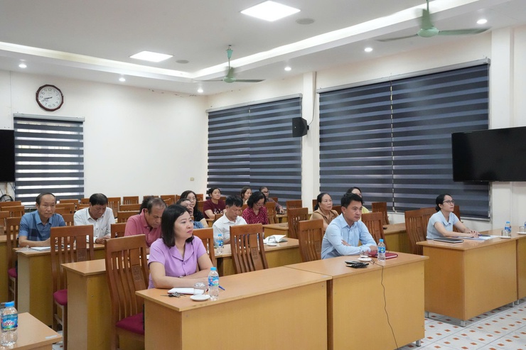 Tổ đại biểu đơn vị bầu cử số 7 TP Hà Nội tiếp xúc cử tri trước Kỳ họp thứ 10, Quốc hội khóa XV.- Ảnh 3.