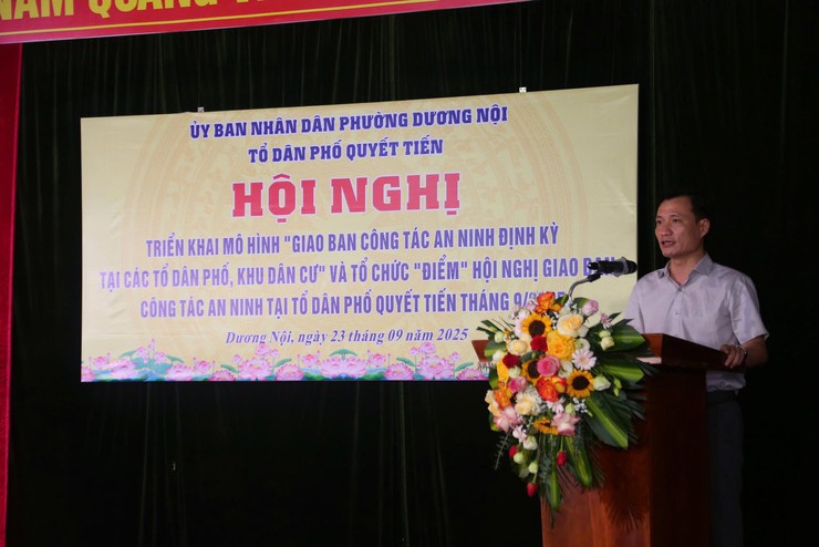 Công an phường Dương Nội triển khai mô hình giao ban công tác an ninh định kỳ tại các TDP, khu dân cư và tổ chức điểm giao ban tháng 9 tại TDP Quyết Tiến- Ảnh 4.
