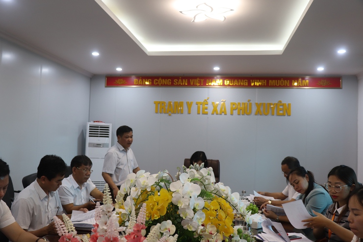 Thường trực HĐND xã giám sát công tác tổ chức hoạt động của Trạm y tế xã Phú xuyên- Ảnh 2.