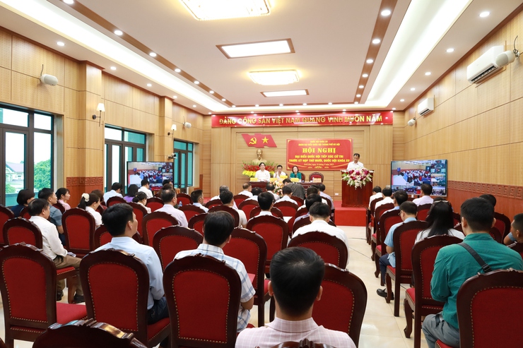 Đoàn đại biểu Quốc hội TP Hà Nội, đơn vị bầu cử số 7 tiếp xúc cử tri tại xã Suối Hai

- Ảnh 6.