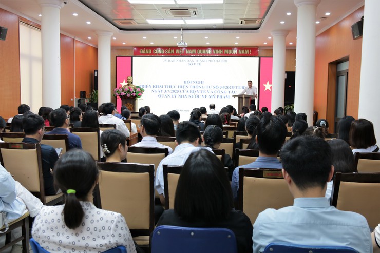 Tăng cường thực hiện nghiêm túc các quy định của pháp luật trong sản xuất, kinh doanh mỹ phẩm - Ảnh 1.