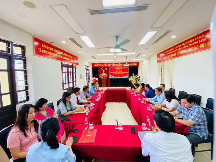 ĐẢNG ỦY PHƯỜNG LÁNG TỔ CHỨC HỘI NGHỊ CÔNG TÁC CÁN BỘ- Ảnh 1.