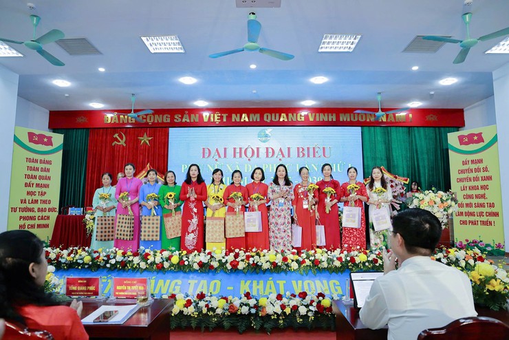 ĐẠI HỘI ĐẠI BIỂU HỘI LHPN XÃ ĐA PHÚC LẦN THỨ I, NHIỆM KỲ 2025-2030 THÀNH CÔNG TỐT ĐẸP- Ảnh 10.
