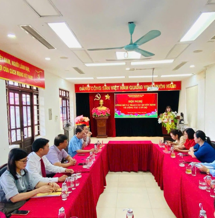 ĐẢNG ỦY PHƯỜNG LÁNG TỔ CHỨC HỘI NGHỊ CÔNG TÁC CÁN BỘ- Ảnh 4.