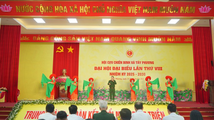 ĐẠI HỘI HỘI CCB XÃ TÂY PHƯƠNG NHIỆM KỲ 2025–2030: PHÁT HUY BẢN CHẤT “BỘ ĐỘI CỤ HỒ”, ĐỔI MỚI VÀ PHÁT TRIỂN- Ảnh 1.