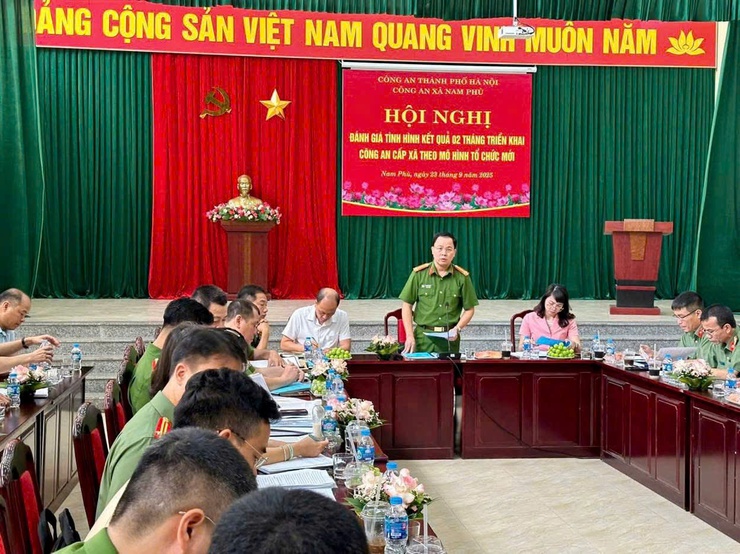 Công an  thành phố Hà Nội kiểm tra, làm việc tại Công an xã Nam Phù- Ảnh 1.