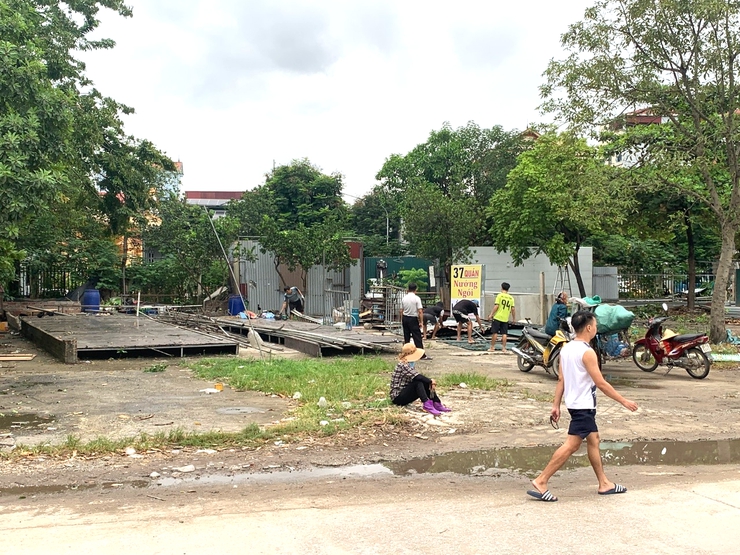 Xã Quang Minh ra quân giải tỏa vi phạm hành lang an toàn giao thông, lập lại trật tự đô thị tại một số tuyến đường chính- Ảnh 3.
