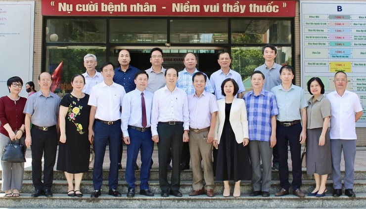 Bệnh viện đa khoa Đông Anh tổ chức Hội nghị sơ kết công tác thi đua khen thưởng Khối thi đua số 3- Ảnh 2.