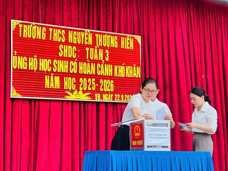 “Tiếp bước bạn đến trường”, Hành trình yêu thương lan tỏa từ mái trường THCS Nguyễn Thượng Hiền, xã Vân Đình, TP Hà Nội
- Ảnh 1.