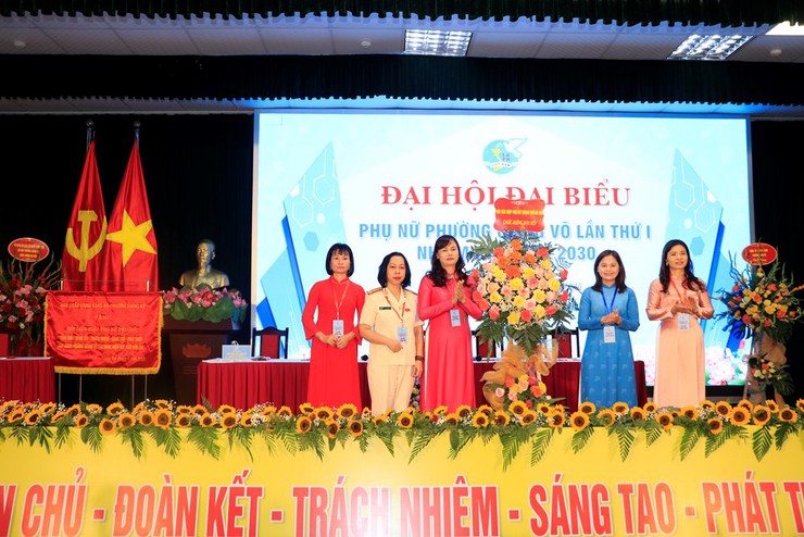 Hội Liên hiệp phụ nữ phường  quyết tâm xây dựng tổ chức Hội thực sự vững mạnh trong nhiệm kỳ mới

- Ảnh 6.