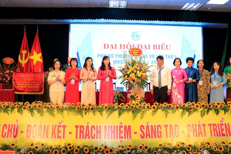 Hội Liên hiệp phụ nữ phường  quyết tâm xây dựng tổ chức Hội thực sự vững mạnh trong nhiệm kỳ mới

- Ảnh 2.