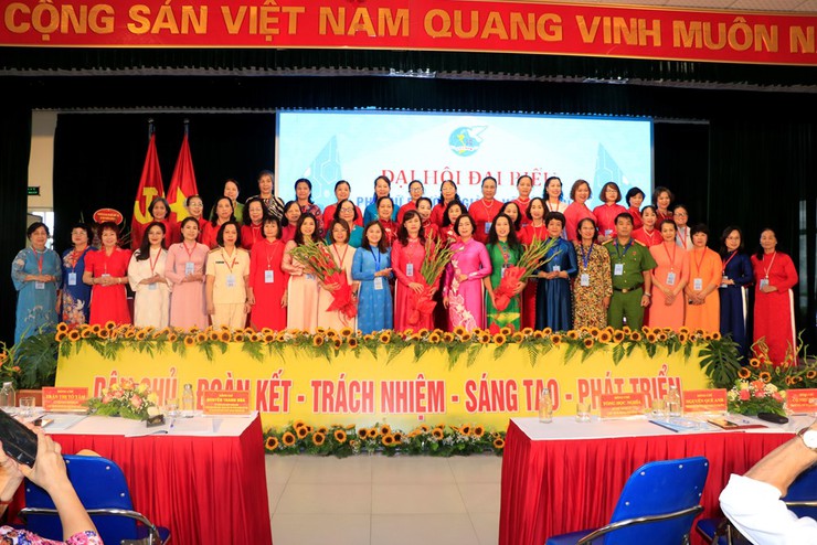 Hội Liên hiệp phụ nữ phường  quyết tâm xây dựng tổ chức Hội thực sự vững mạnh trong nhiệm kỳ mới

- Ảnh 5.