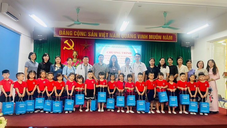 Khám sáng lọc bệnh tim mạch miễn phí cho trẻ em mầm non trên địa bàn xã An Khánh- Ảnh 1.