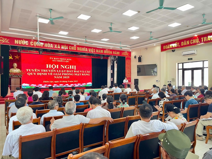 Xã Thiên Lộc tổ chức Hội nghị tuyên truyền Luật Đất đai năm 2024 và các quy định về giải phóng mặt bằng- Ảnh 4.