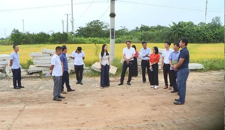Thường trực HĐND xã Phúc Thọ khảo sát công tác bồi thường, hỗ trợ, tái định cư khi thu hồi đất tại một số dự án trên địa bàn xã- Ảnh 2.