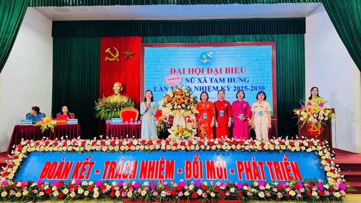 PHÁT HUY TRUYỀN THỐNG BẢN LĨNH, TRÍ TUỆ, KHÁT VỌNG VƯƠN LÊN TRONG KỶ NGUYÊN MỚI- Ảnh 2.