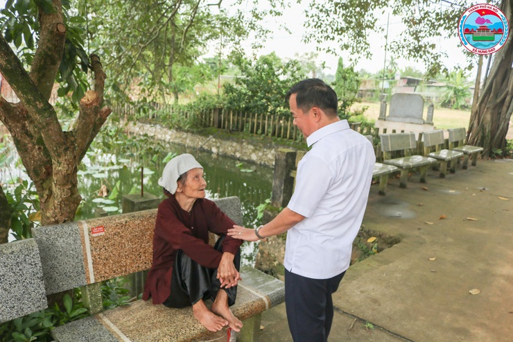 CHỦ TỊCH UBND XÃ HƯNG ĐẠO KIỂM TRA CÔNG TÁC BẢO VỆ MÔI TRƯỜNG TẠI LÀNG NGHỀ THÔN 12- Ảnh 2.
