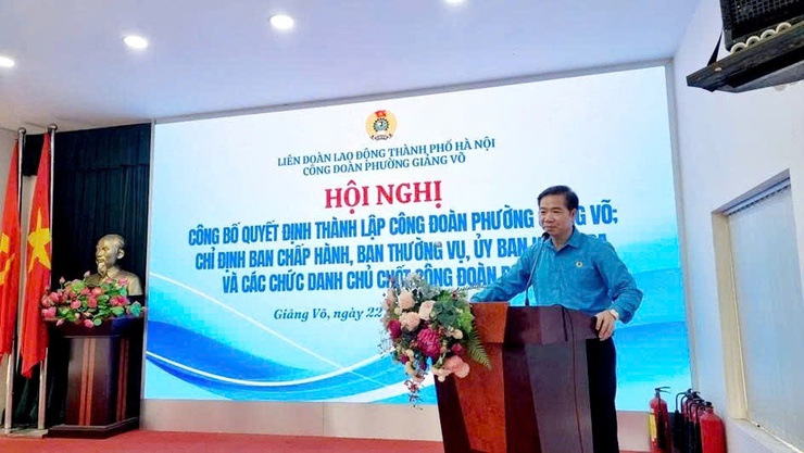 Công bố Quyết định thành lập Công đoàn phường Giảng Võ

- Ảnh 2.