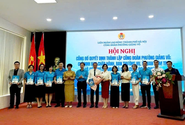 Công bố Quyết định thành lập Công đoàn phường Giảng Võ

- Ảnh 3.