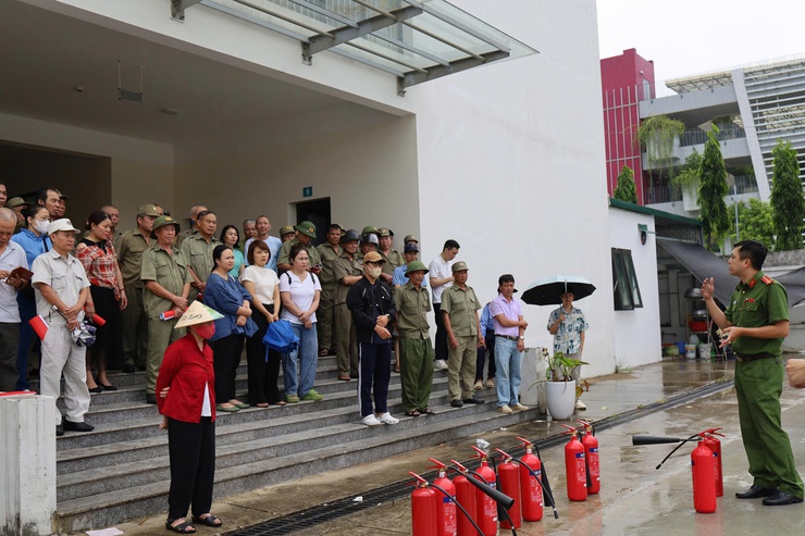 Phường Xuân Đỉnh: tuyên truyền, hướng dẫn kiến thức, kỹ năng về phòng cháy, chữa cháy và cứu nạn, cứu hộ - Ảnh 3.
