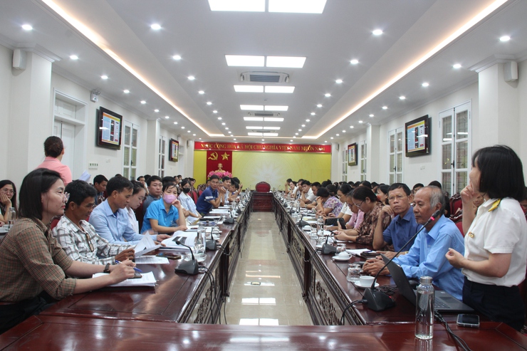 Hội nghị tập huấn hướng dẫn cài đặt và nộp thuế qua ứng dụng eTax Mobile trên địa bàn xã Thạch Thất năm 2025- Ảnh 3.