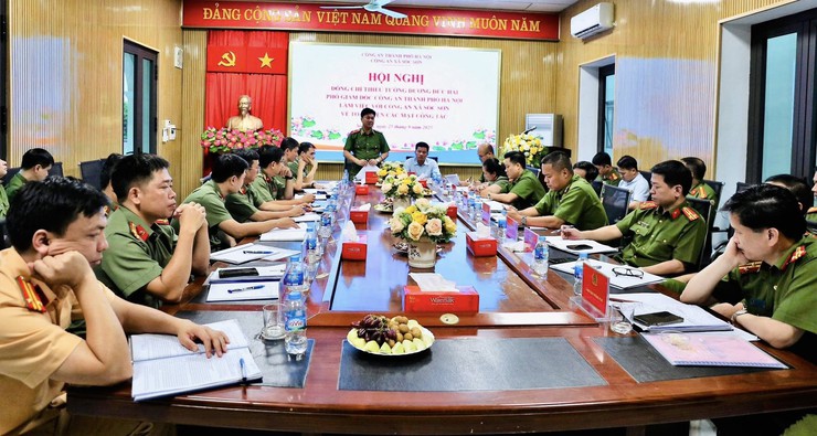 Phó Giám đốc Công an thành phố  Hà Nội làm việc với Công an xã Sóc Sơn- Ảnh 1.