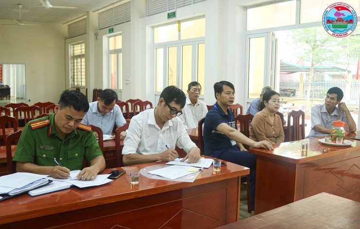 Đoàn số 2 kiểm tra Cuộc thi “Giữ gìn Thôn Sáng, Xanh, Sạch, Đẹp, An toàn” tháng 9/2025- Ảnh 2.