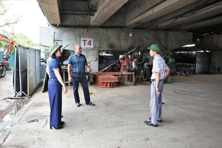 UBND XÃ SÓC SƠN RA QUÂN GIẢI TỎA VI PHẠM HÀNH LANG AN TOÀN GIAO THÔNG- Ảnh 5.