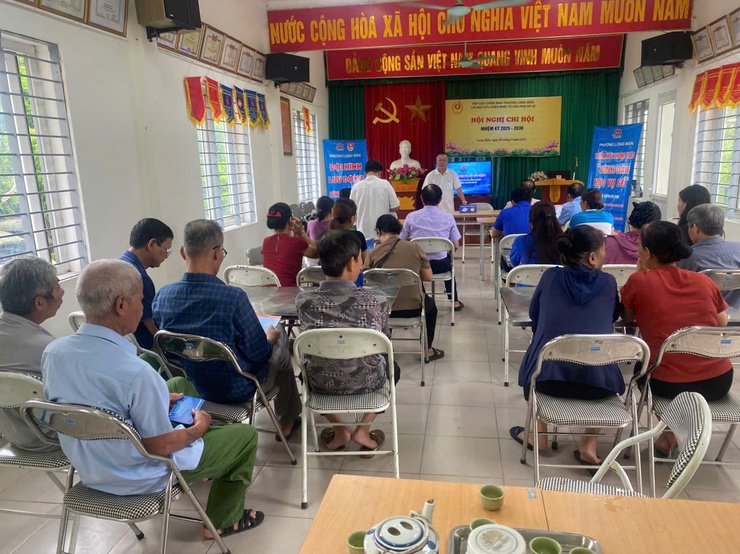 Phường Long Biên: Cải cách hành chính quý III/2025 
- Từ chuyển biến kỹ thuật đến thay đổi văn hóa phục vụ- Ảnh 3.