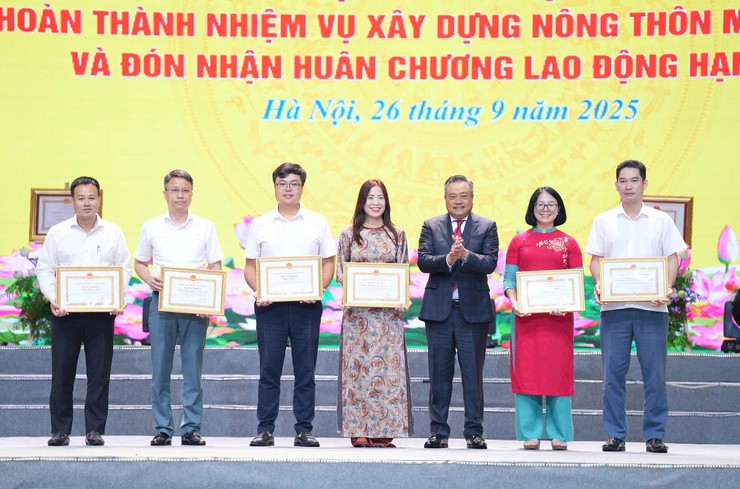 Hà Nội chính thức hoàn thành nhiệm vụ xây dựng Nông thôn mới và vinh dự đón nhận Huân chương Lao động hạng Nhất- Ảnh 8.