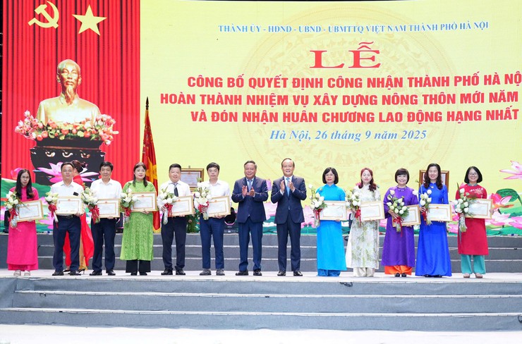 Hà Nội chính thức hoàn thành nhiệm vụ xây dựng Nông thôn mới và vinh dự đón nhận Huân chương Lao động hạng Nhất- Ảnh 9.