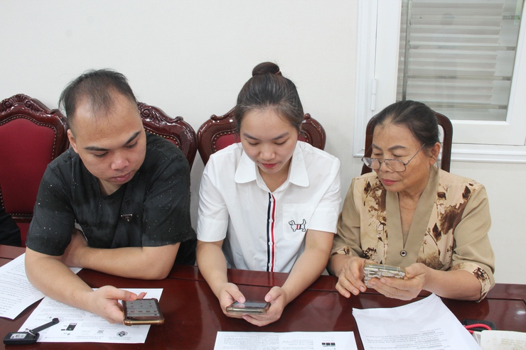 Hội nghị tập huấn hướng dẫn cài đặt và nộp thuế qua ứng dụng eTax Mobile trên địa bàn xã Thạch Thất năm 2025- Ảnh 10.