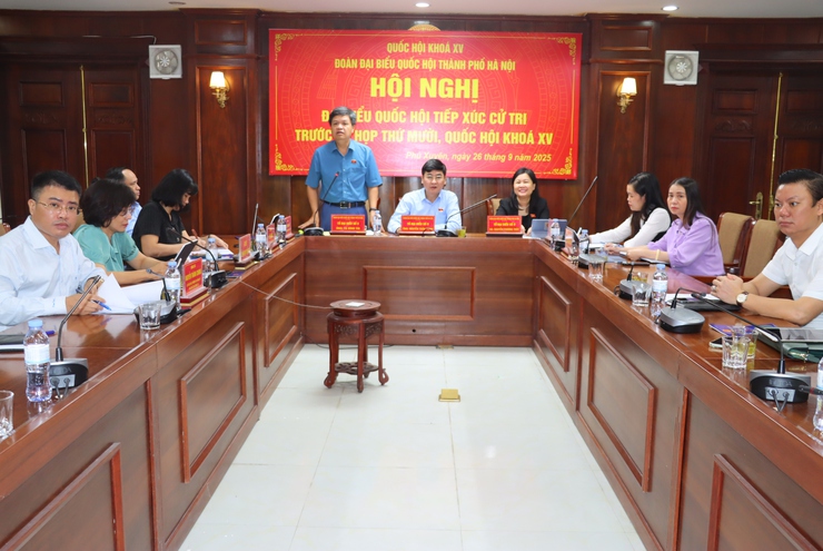 Đơn vị bầu cử số 9 Đoàn Đại biểu Quốc hội thành phố Hà Nội tiếp xúc cử tri trước kỳ họp thứ 10- Ảnh 1.