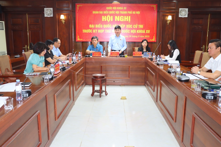 Đơn vị bầu cử số 9 Đoàn Đại biểu Quốc hội thành phố Hà Nội tiếp xúc cử tri trước kỳ họp thứ 10- Ảnh 5.