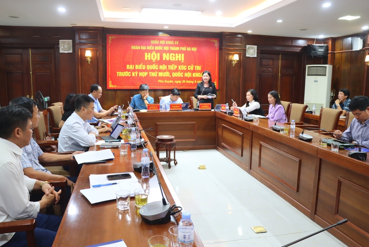 Đơn vị bầu cử số 9 Đoàn Đại biểu Quốc hội thành phố Hà Nội tiếp xúc cử tri trước kỳ họp thứ 10- Ảnh 7.