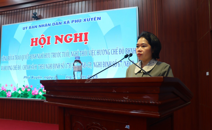 Hội nghị công bố và trao quyết định nghỉ hưu trước tuổi, nghỉ thôi việc hưởng chế độ BHXH và hưởng chế độ, chính sách theo các Nghị định số 178, 67 của Chính phủ- Ảnh 1.