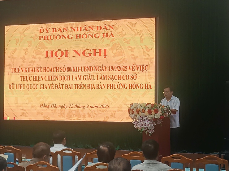 UBND PHƯỜNG HỒNG HÀ TRIỂN KHAI CHIẾN DỊCH 90 NGÀY “LÀM GIÀU — LÀM SẠCH” CƠ SỞ DỮ LIỆU ĐẤT ĐAI- Ảnh 1.