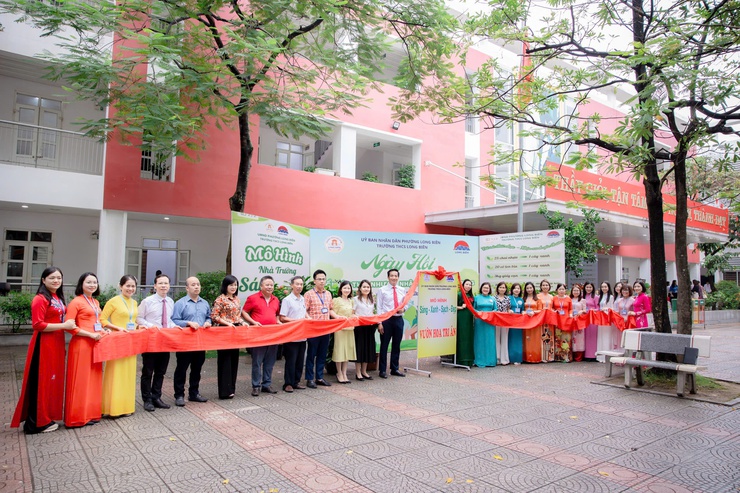 Trường THCS Long Biên ra mắt mô hình Trường học “Sáng - Xanh - Sạch - Đẹp”- Ảnh 2.