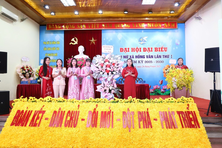 Hội LHPN xã Hồng Vân long trọng tổ chức Đại hội đại biểu lần thứ I, nhiệm kỳ 2025 – 2030- Ảnh 1.