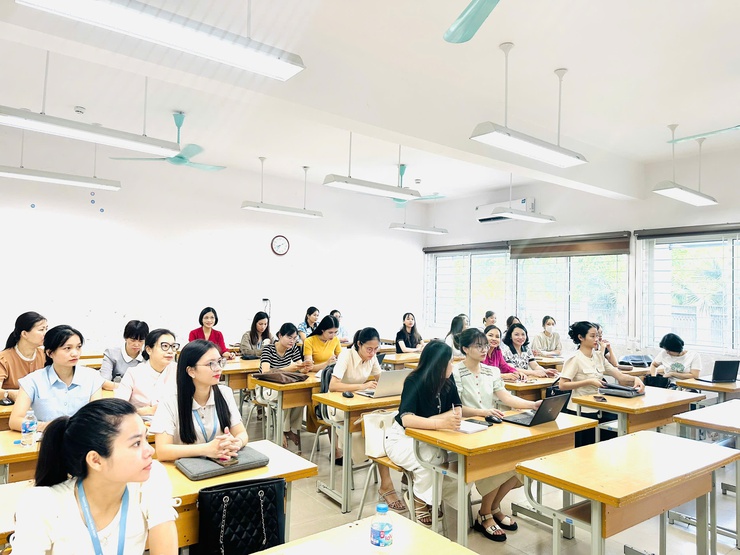 UBND phường Long Biên tổ chức Hội nghị chuyên môn cấp THCS năm học 2025 – 2026- Ảnh 11.